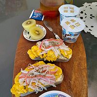 营养早餐：滑蛋蟹柳三明治的做法图解6