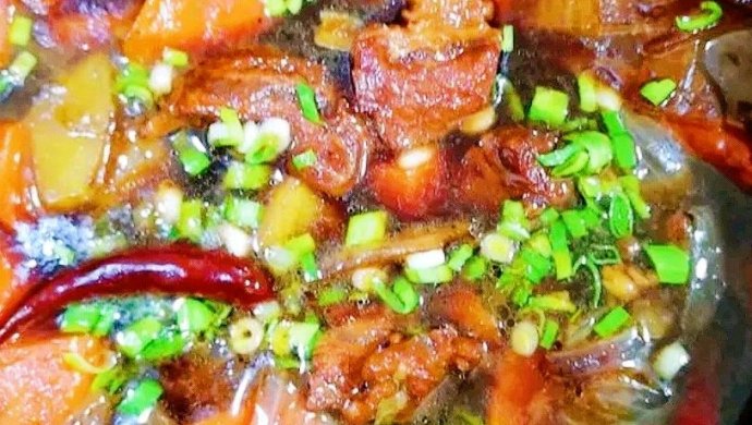 砂锅红烧牛肉胡萝卜土豆