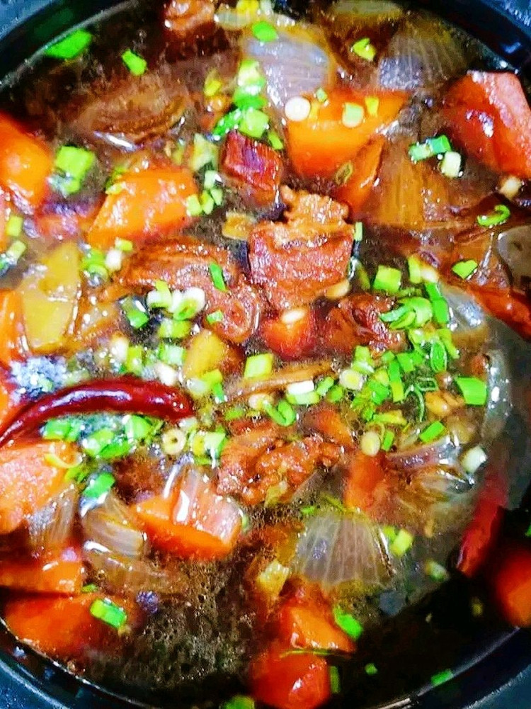 砂锅红烧牛肉胡萝卜土豆的做法