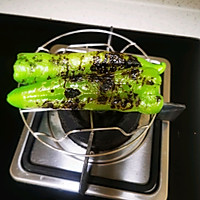 皮蛋擂茄子辣椒煲的做法图解1