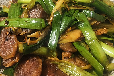 自制蒜苗炒腊肠