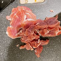 冬天的第一锅酸菜肉片汤‼️的做法图解1