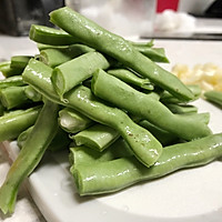 豆角焖面的做法图解1