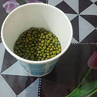 保温瓶烧绿豆汤的做法图解1