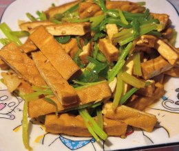 美味家常菜：芹菜炒豆干的做法