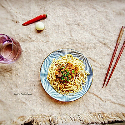 牛肉热干面