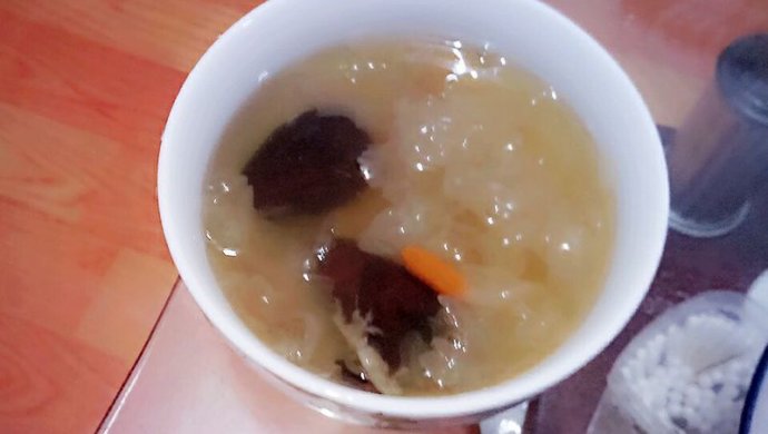 红枣银耳莲子汤