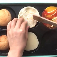 鸡蛋饼汉堡的做法图解3