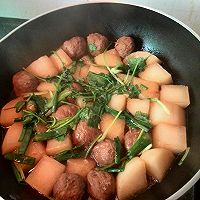 萝卜焖牛肉丸的做法图解3