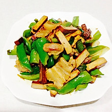 五花肉炒豆干
