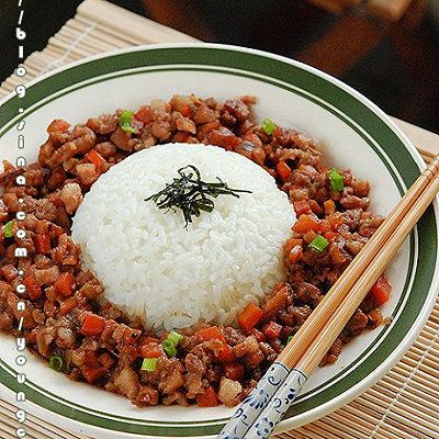 沙茶卤肉饭