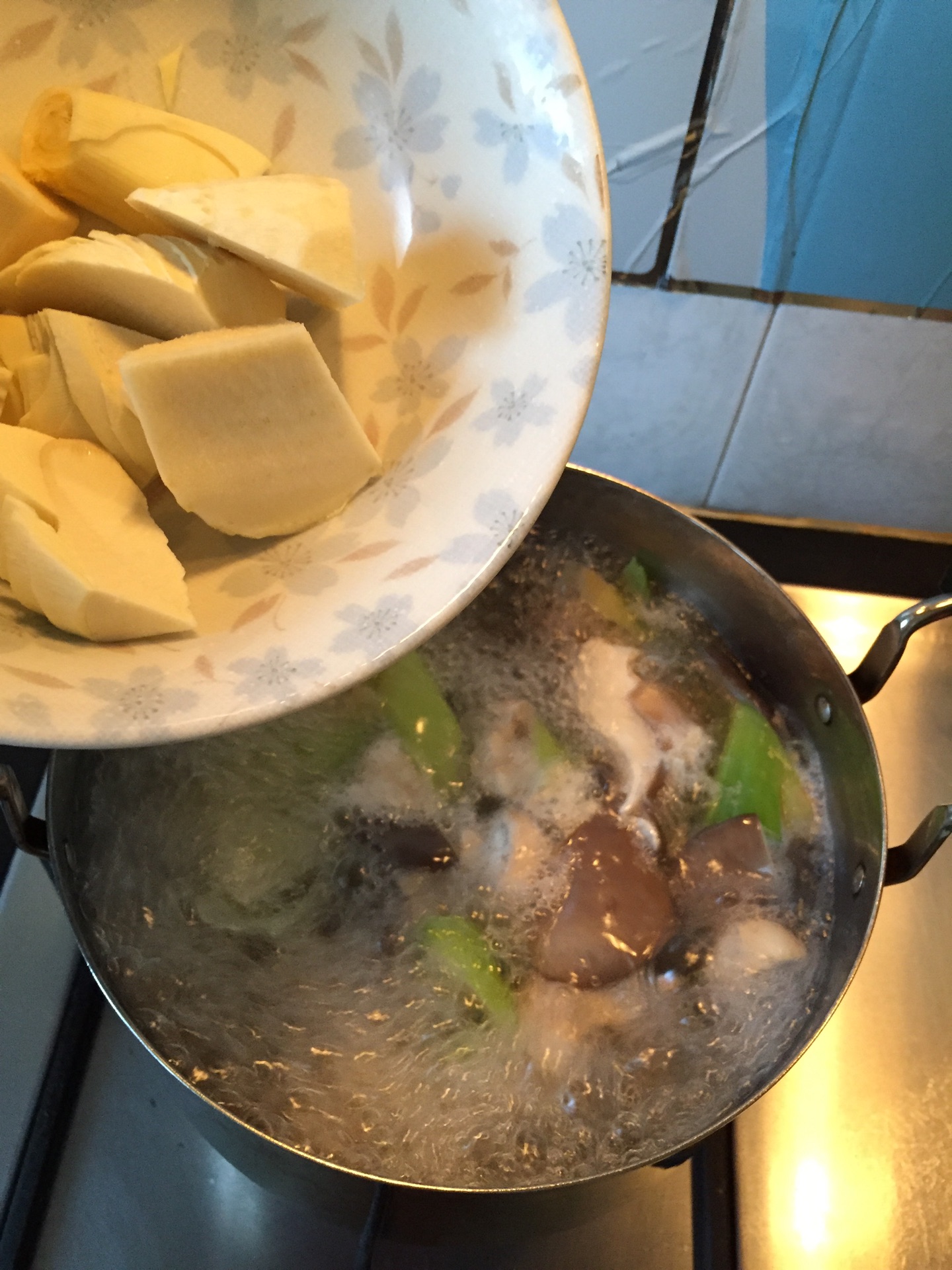 咸肉鲜笋汤怎么做_咸肉鲜笋汤的做法_豆果美食