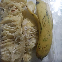榴莲香蕉奶昔（免料理机版）的做法图解1