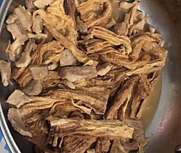 腐竹焖猪肉的做法
