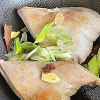 #金龙鱼橄榄油调和油520美食菜谱#酱鸭腿的做法图解5