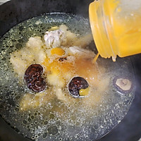 黄金滋补的虫草花炖鸡汤的做法图解8