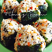 三文鱼彩蔬三角饭团（宝宝辅食）
