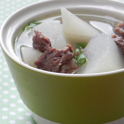 白萝卜牛腩汤