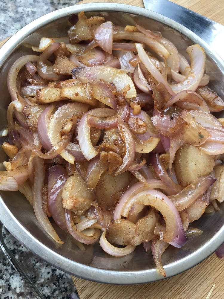 洋葱炒肉的做法
