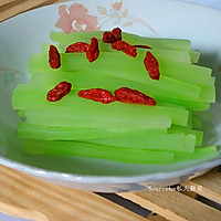 枸杞汆烫莴笋的做法图解7