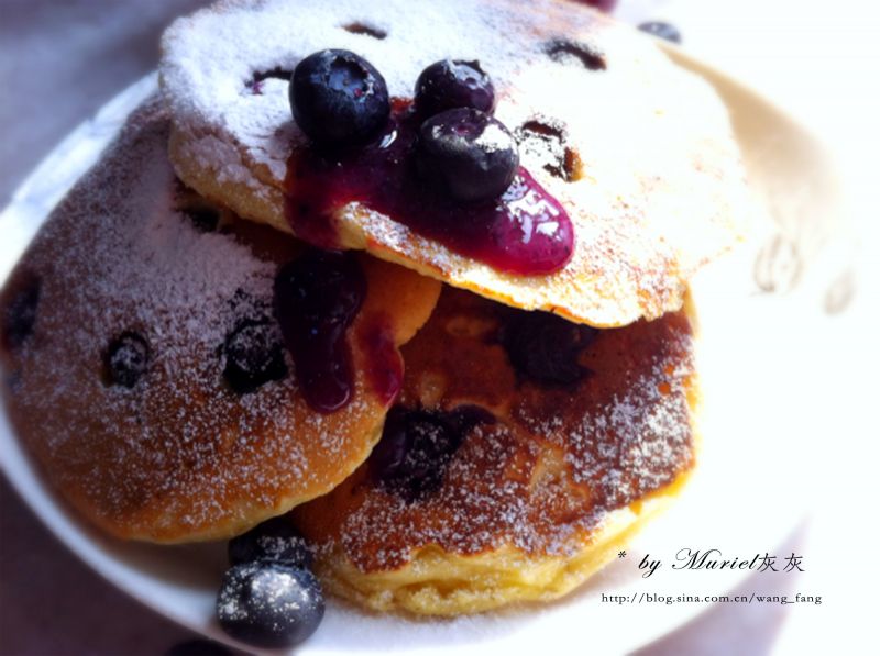 早餐就要这样的阳光【蓝莓酸奶煎饼Blueberry Yogurt Pancakes】