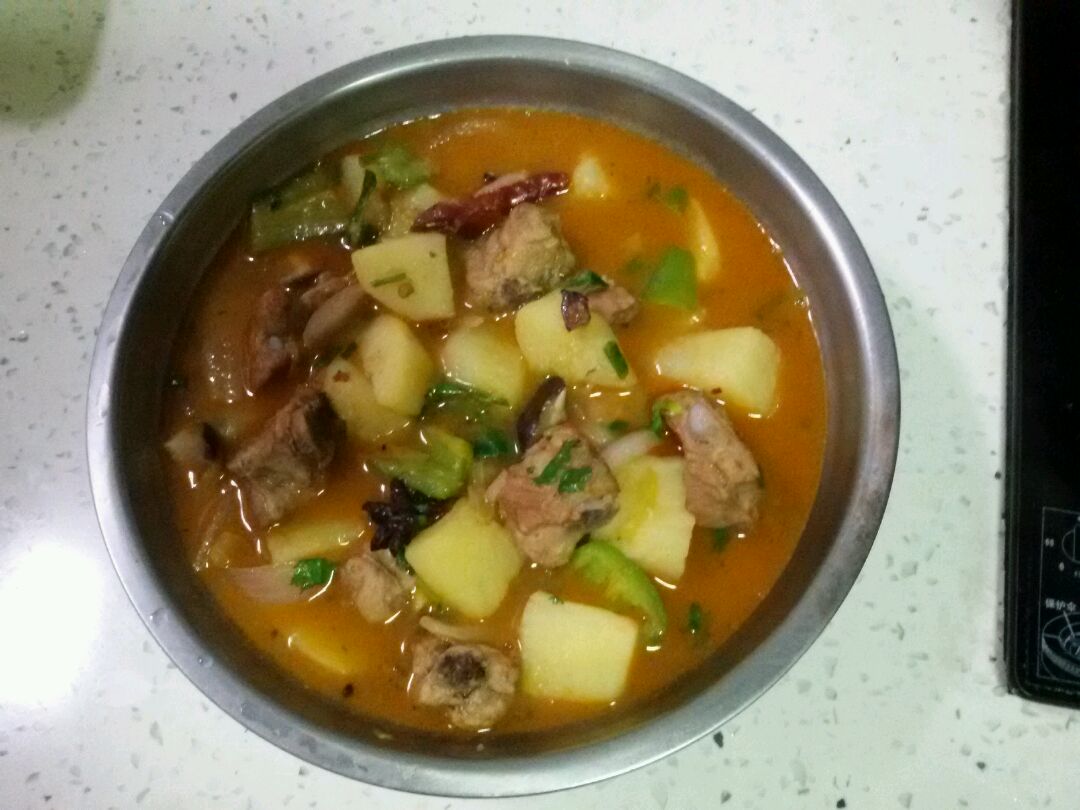 韩式土豆排骨汤怎么做_韩式土豆排骨汤的做法_白花花的白花花_豆果美食