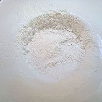 草莓果酱纸杯蛋糕的做法图解1