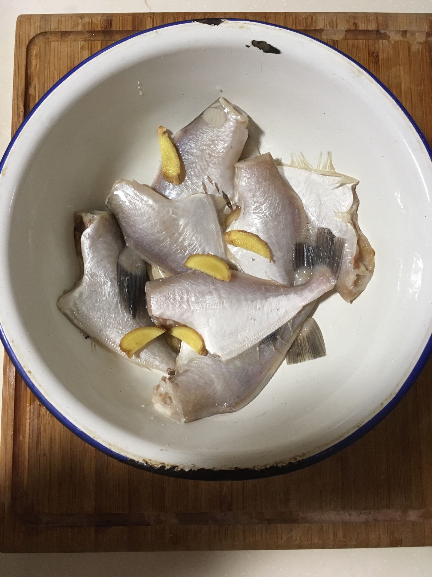干锅耗儿鱼怎么做_干锅耗儿鱼的做法_豆果美食