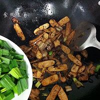 蒜香豆干五花肉的做法图解10