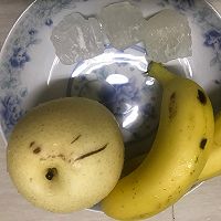 冰糖炖雪梨，的做法图解1