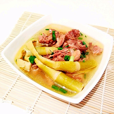 老鸭笋干煲