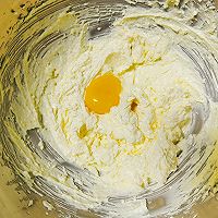  【葡萄干曲奇】酥的可以掉渣渣的做法图解2