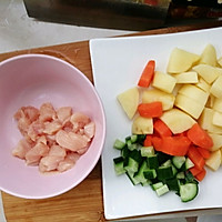 快手土豆咖喱饭——扫光冰箱的余料的做法图解2
