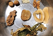 鱷魚肉龍利葉益肺止咳湯的做法