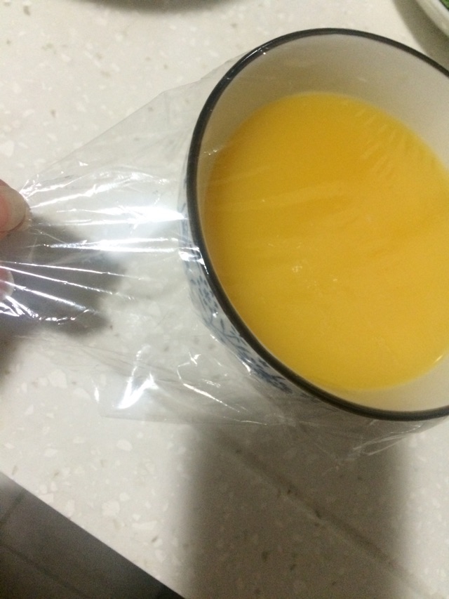 松茸虾仁蒸蛋的做法图解6