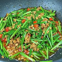 肉沫炒韭菜的做法图解5