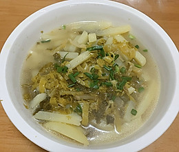 老坛酸菜土豆汤的做法