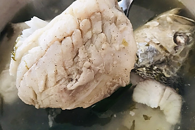 不用一滴油的大汤黄鱼