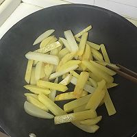 土豆烧豆角的做法图解5