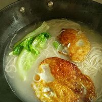 爆锅蛋蛋面的做法图解7