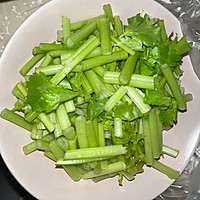 芹菜炒牛肉的做法图解2