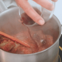 番茄奶油烩葡萄牙猪排的做法图解7