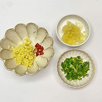 凉拌皮蛋黄瓜的做法图解5