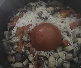 菌菇荟萃素食煲仔饭 电饭锅版的做法