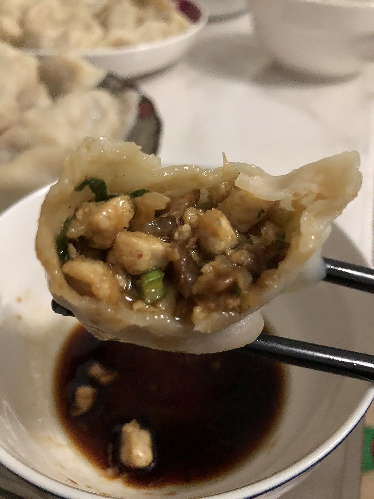 酸菜素馅水饺的做法