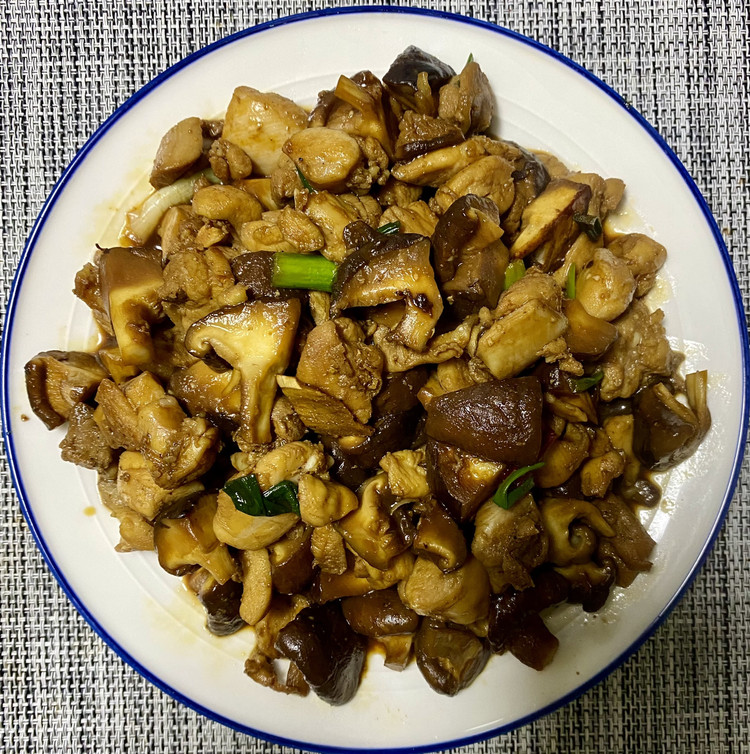减脂无油香菇鸡腿肉的做法