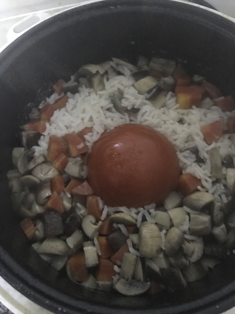 菌菇荟萃素食煲仔饭 电饭锅版的做法