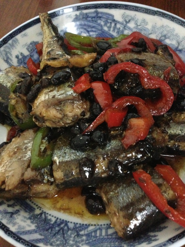 Braised saury in black bean sauce