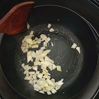 紫罗兰之恋（女巫汤）——土豆紫甘蓝牛奶浓汤的做法图解3