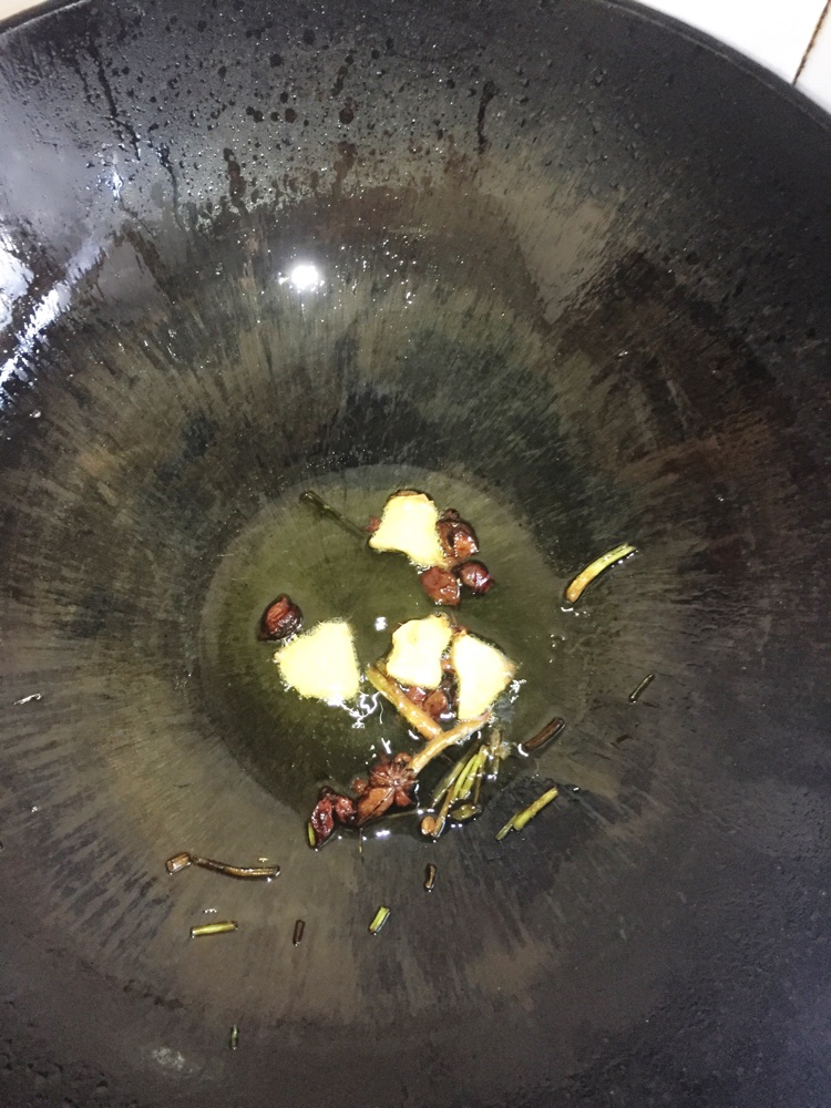 黄豆炖猪脚的做法图解2